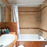 Comfy Downtown + Private Terrace Apartmán
