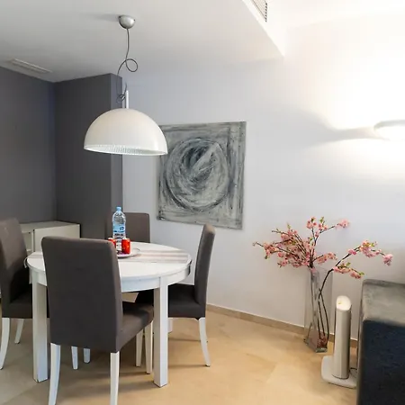아파트 Comfy Downtown + Private Terrace *