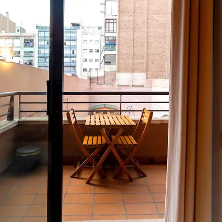 아파트 Comfy Downtown + Private Terrace